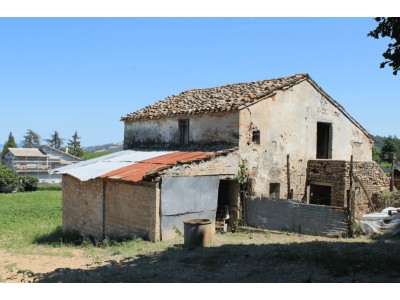 Properties for Sale_Farmhouses to restore_Farmouse le tre Cannelle in Le Marche_1